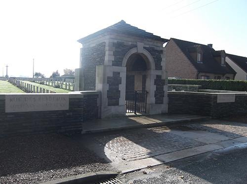 Rue des Berceaux Military Cemetery 500